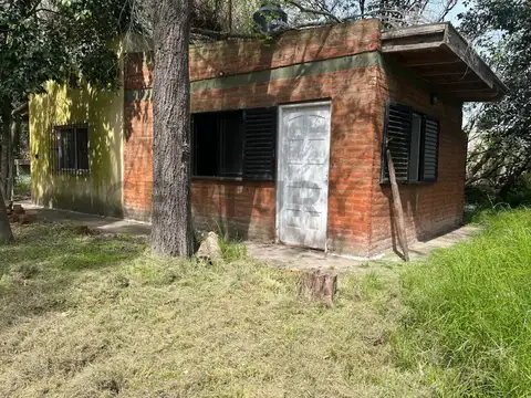 4 Esquina 601 , Piso 0