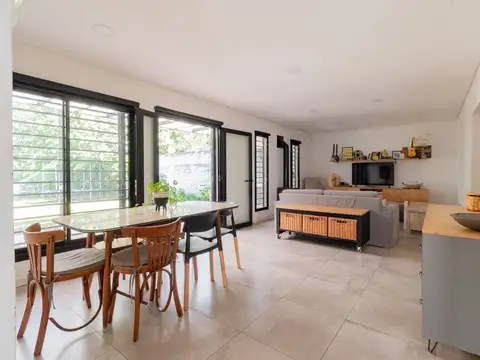 Venta Casa en Pilar Con Parque y Pileta