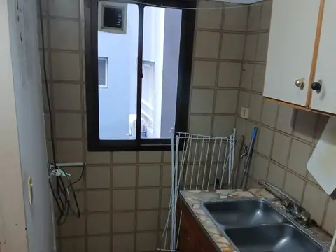 EXCELENTE UBICACIÓN SUBTE EN LA PUERTA, tiene contrato de locacion hasta diciembre, consultar