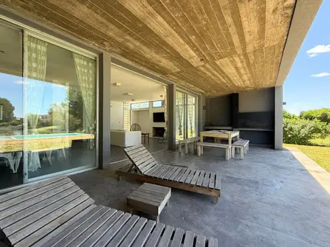 Casa en Venta en El Canton - Norte, USD 298.000