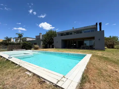 Casa en Venta al Este