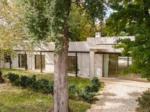 Casa 5 ambientes con 6 baños