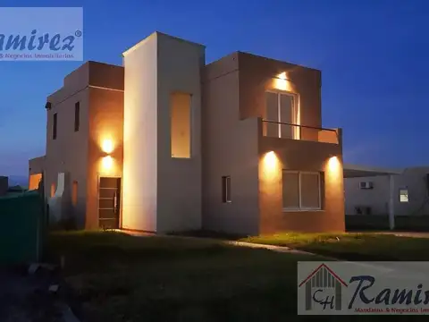 Casa 5 Amb. En Venta, pileta.  La Cañada - Pilar *VENDIDA*