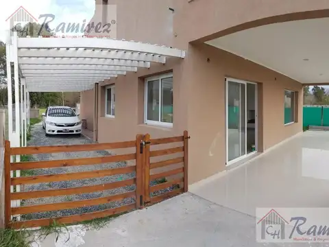Casa 5 ambientes con 2 baños