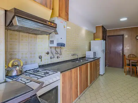 Departamento 4 ambientes con terraza propia en el Macrocentro