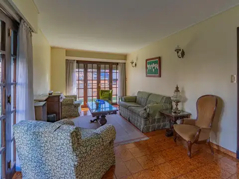 Salta  entre San Martin y Av. Luro