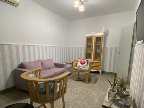 Vignau 200. Entre Tte. gral. uriburu y 25 de mayo