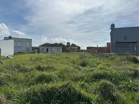 Terreno a metros del mar