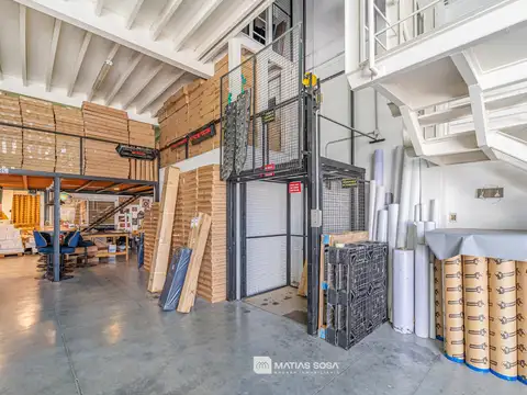 Venta - 2 Galpones - Avenida Libertad