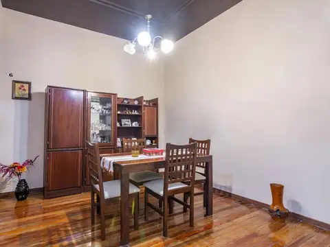 Depto Tipo Casa en Venta 70 años