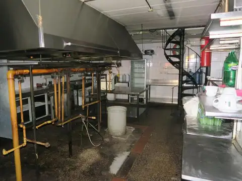 Local en Venta 100 años