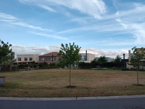 Terreno en Venta, FOT 0,6