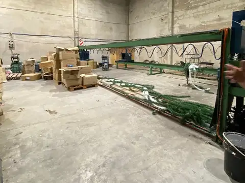 Depósito en alquiler en el Area de Promoción El Triángulo de 1.000 m2