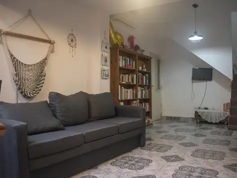 Depto Tipo Casa en Venta de 5 ambientes