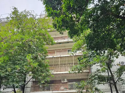 EXCELENTE DEPARTAMENTO-AMPLIA RECEPCION-3 DORMITORIOS-AMPLIA COCINACOMEDOR-COCHERA FIJA CUBIERTA