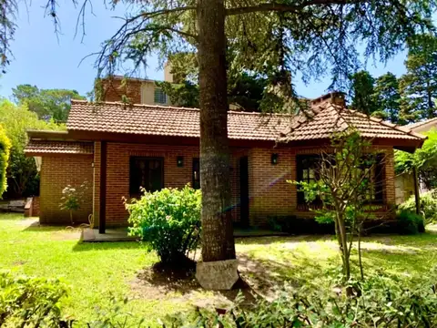 Oportunidad  CASA PINAMAR CENTRO. POR DIA uS300. Sin comisión.