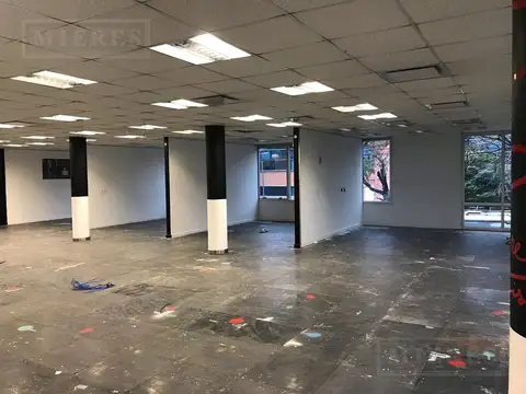 Oficina en alquiler, sobre Colectora - Vicente López