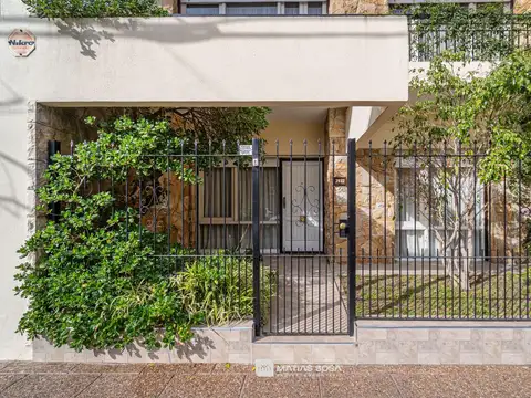 Venta - Casa 4 ambientes con parque y quincho - Zona Chauvin