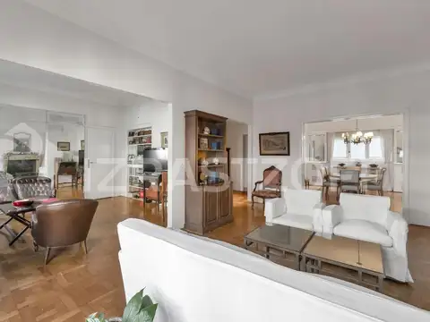 Departamento en  venta en Recoleta. Cinco ambientes, al frente