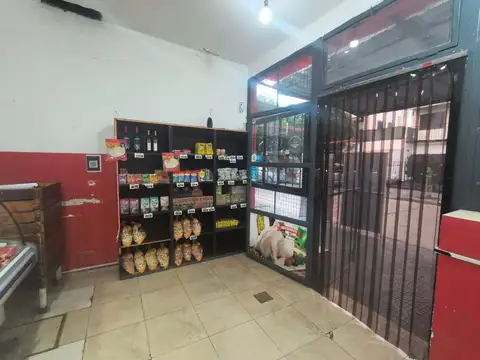 Casa 8 ambientes con 2 baños