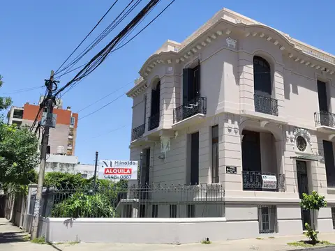 Alquiler Casona Comercial en Esquina Córdoba y Rodríguez