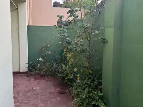 Depto Tipo Casa 4 ambientes con 1 baño