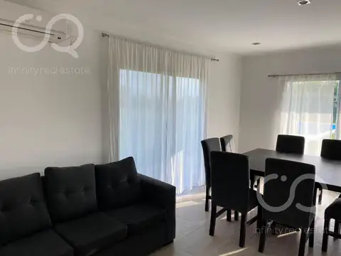 VENTA Casa en Área 10 - San Sebastián APTO CRÉDITO (ESCRITURABLE)