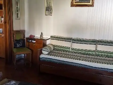 Departamento dos ambientes al frente