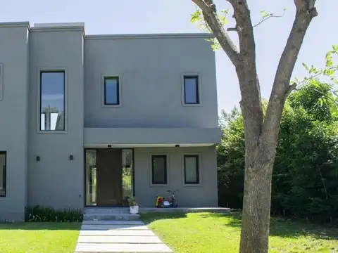 CASA EN VENTA EN LOS SAUCES - PILAR