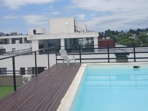 VENTA DEPTO CON PATIO CON COCHERA CARLOS PAZ