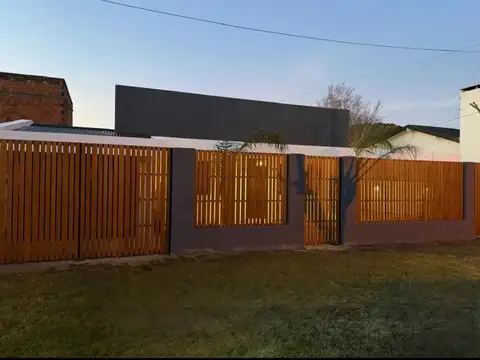 CASA MODERNA 3 AMBIENTES  CON PARQUE PILETA Y SEGURIDAD