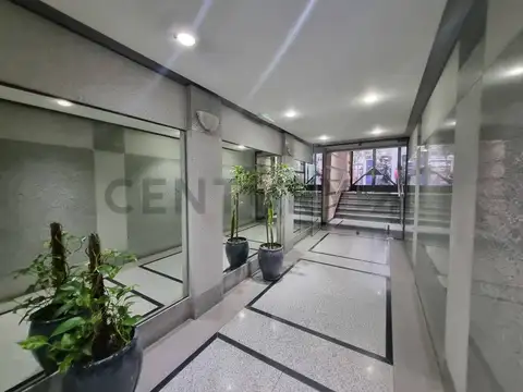 VENTA OFICINA EN MICROCENTRO – PISO 10 – LUMINOSA, FUNCIONAL Y CON EXCELENTE UBICACIÓN
