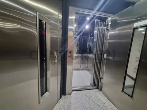 Esmeralda 300, Piso 10