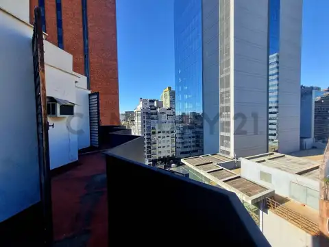 VENTA OFICINA EN MICROCENTRO – PISO 10 – LUMINOSA, FUNCIONAL Y CON EXCELENTE UBICACIÓN
