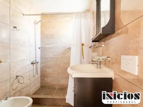 Dpto: Diag. Independencia Nº 245 - E/ Carreras y Lebensohn - El Silvio - C970