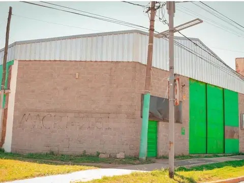 Galpón en Venta en Rosario Esquina Sobre Ovidio Lagos Zona Industrial