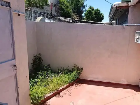 Depto Tipo Casa en Alquiler de 3 ambientes