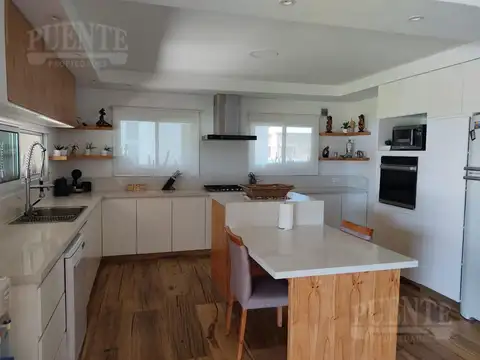 Casa en Venta en Horizontes al Sur, USD 400.000