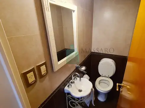 Casa 5 ambientes con 2 baños