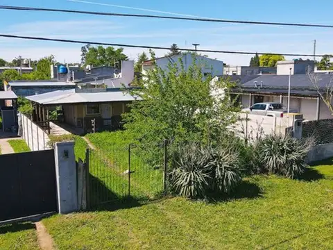 LOTE EN VENTA EN AZUL CON CONSTRUCCION