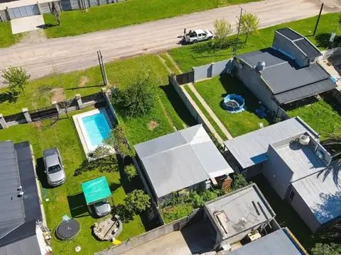 LOTE EN VENTA EN AZUL CON CONSTRUCCION