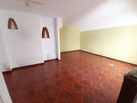 DEPARTAMENTO  3 AMB C/BALCON SOBRE LIBERTADOR SEMIPISO CFTE