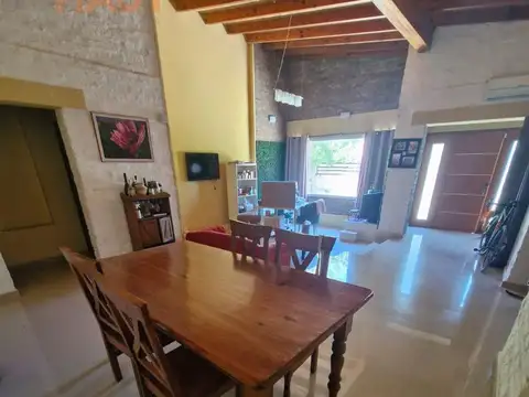 Venta casa dos dormitorios - Catriel