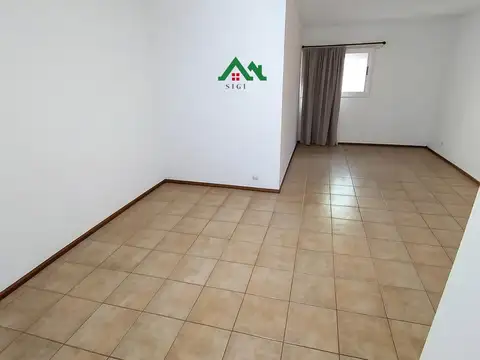 Departamento en venta de 2 dormitorios DESOCUPADO ubicado en esquina Rondeau y Obispo Salguero
