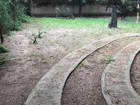 Casa en Venta con 4 cocheras