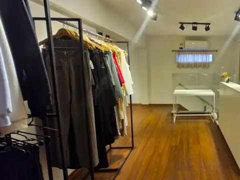 Venta de Local, Sobre Tres de Febrero FOCO COMERCIAL, Caseros centro