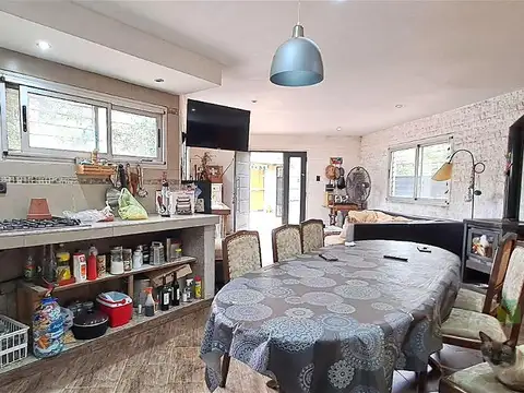 Casa en Venta con 3 cocheras