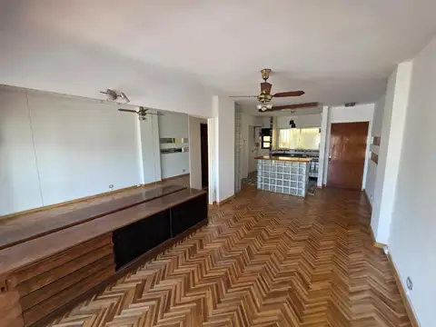 Avenida Hipólito Yrigoyen 1500