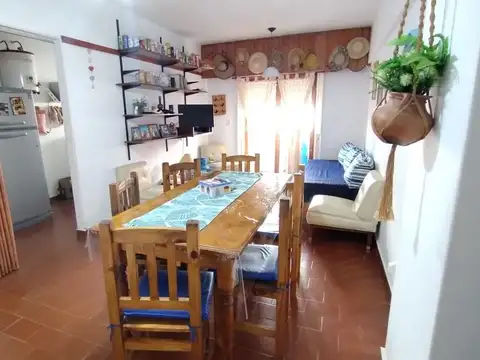 Tres ambientes céntrico patio y parrilla