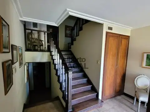 Casa 7 ambientes con 3 baños